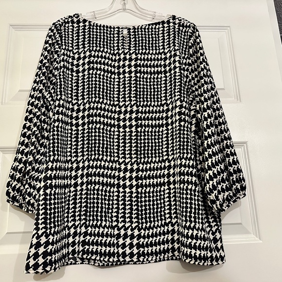 SOLD**POET SLEEVE Sz. L TOP - HOUNDSTOOTH SOLD OUT** - Picture 3 of 10